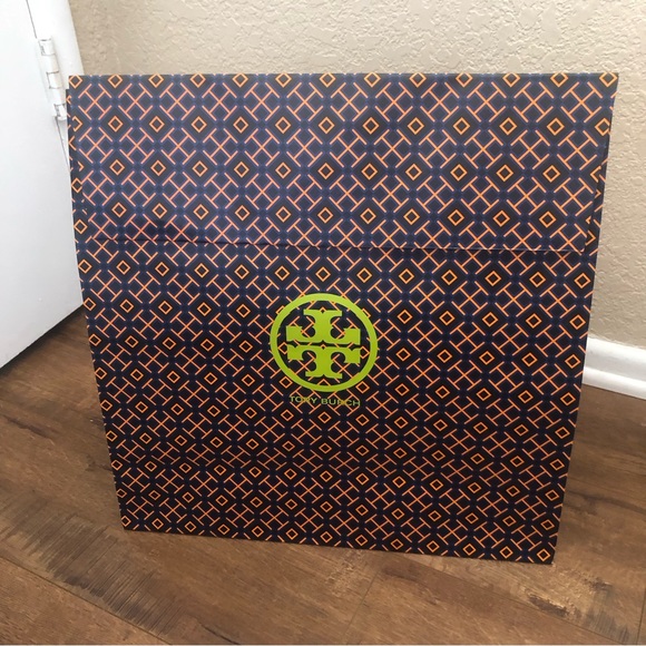 Tory Burch Paper Bags Gift Bags - Picture 5 of 5